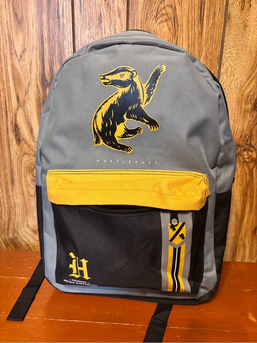 Harry Potter Hufflepuff Bioworld Backpack Gray Yellow